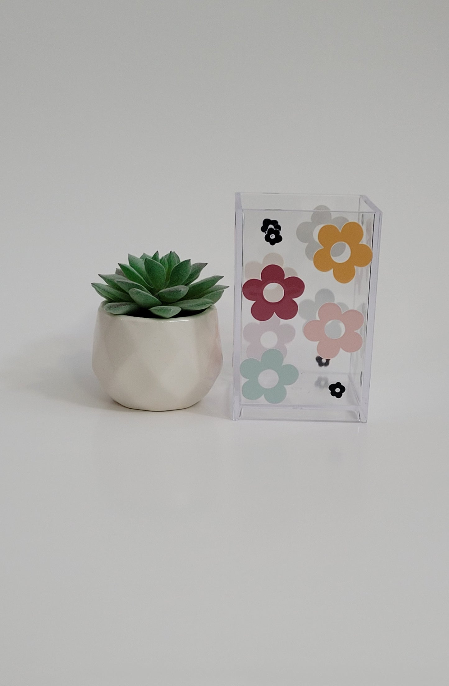 Retro Floral Pencil Holder