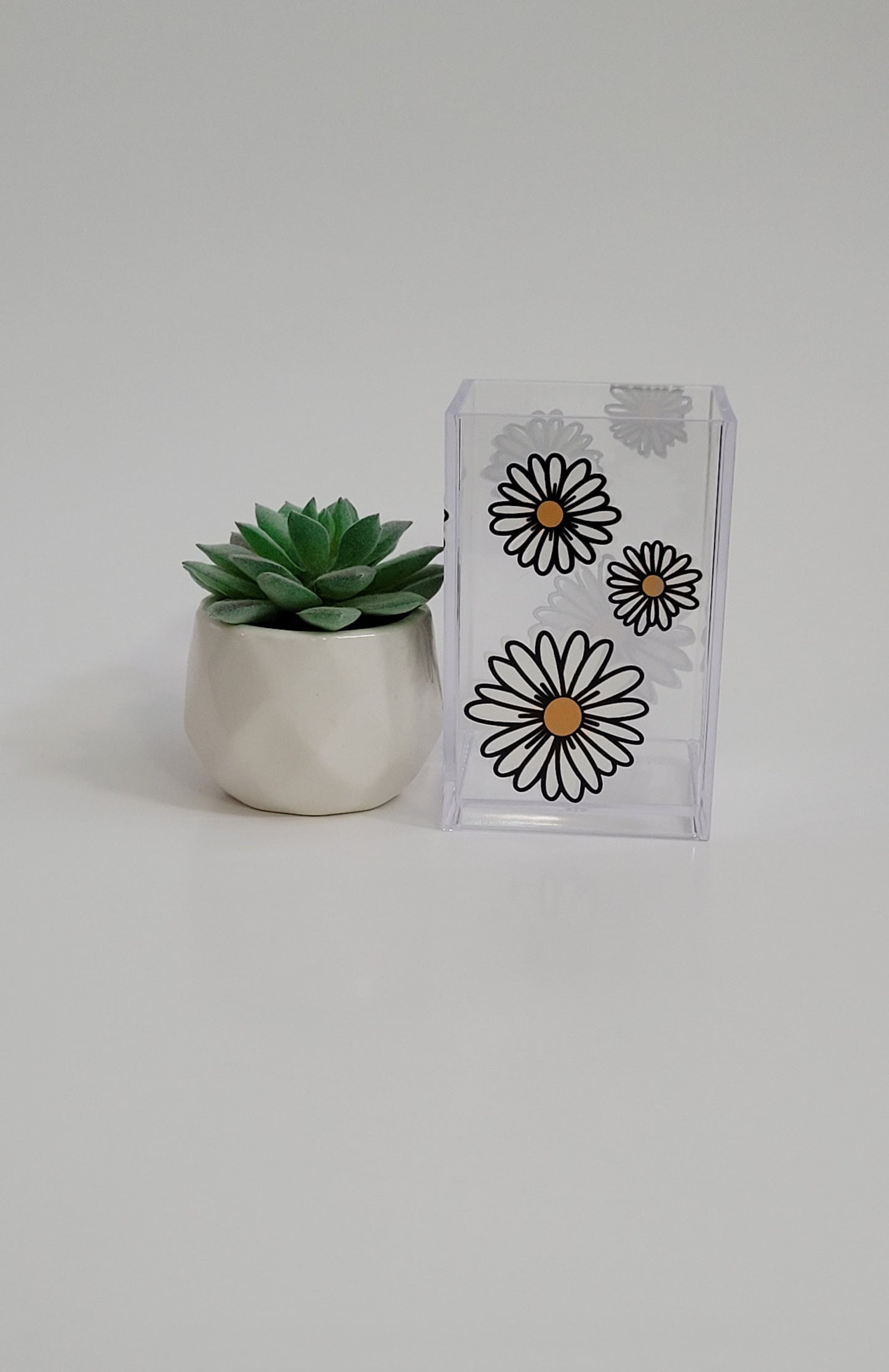 Daisies Pencil Holder