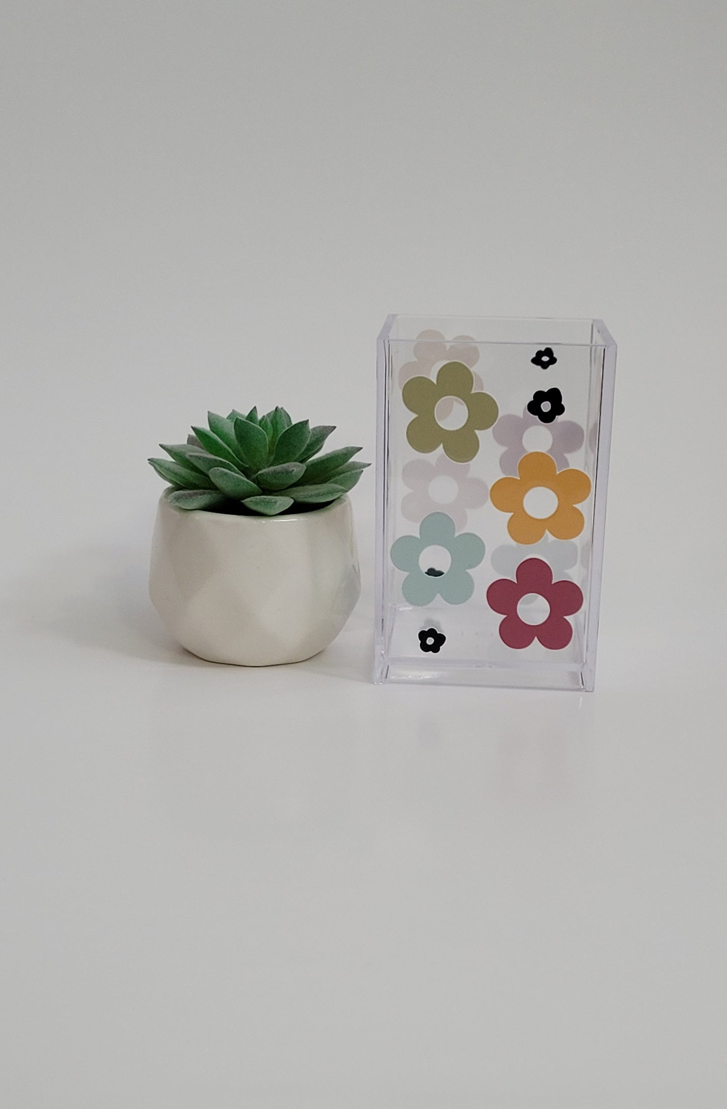 Retro Floral Pencil Holder