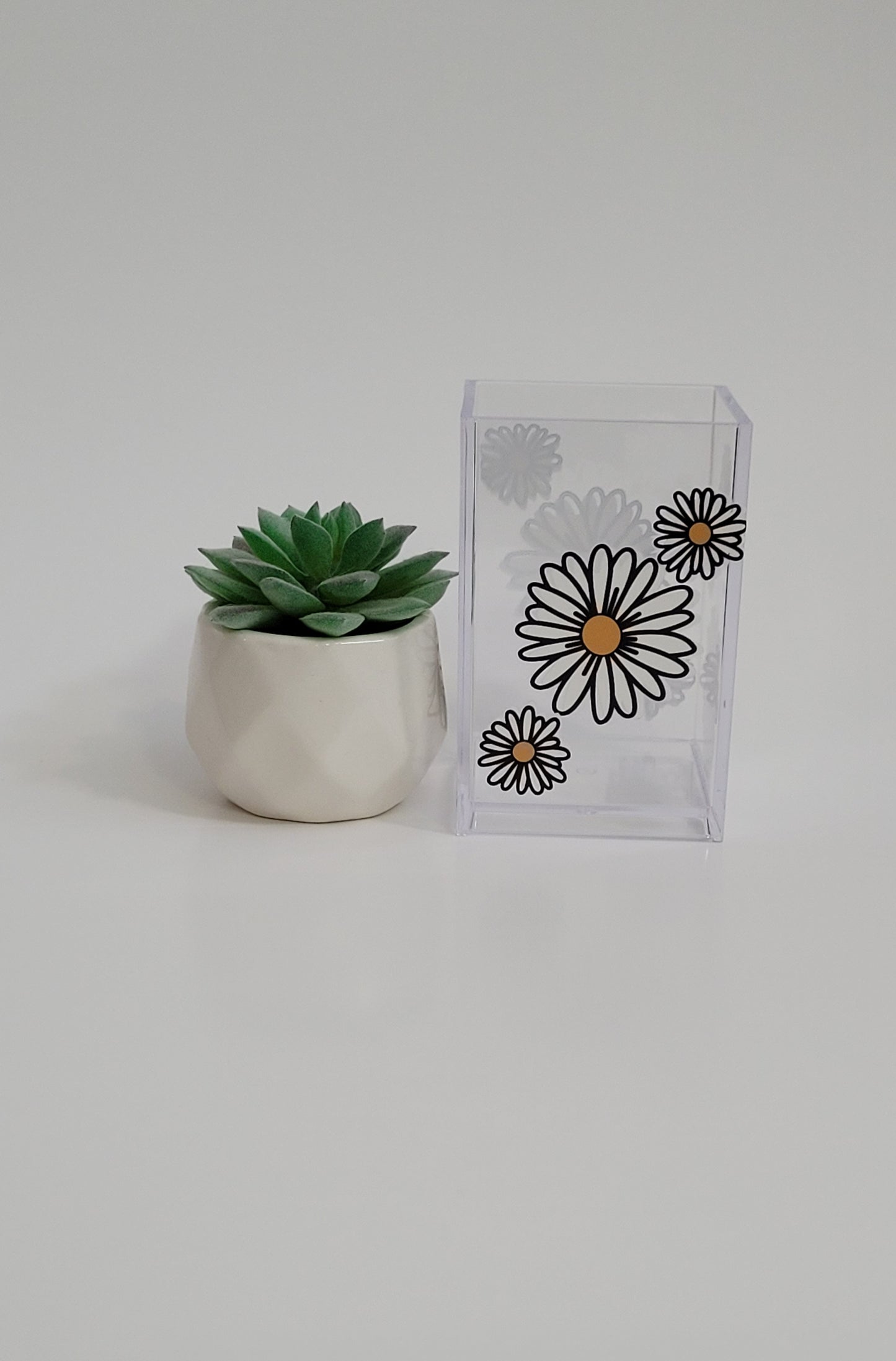 Daisies Pencil Holder