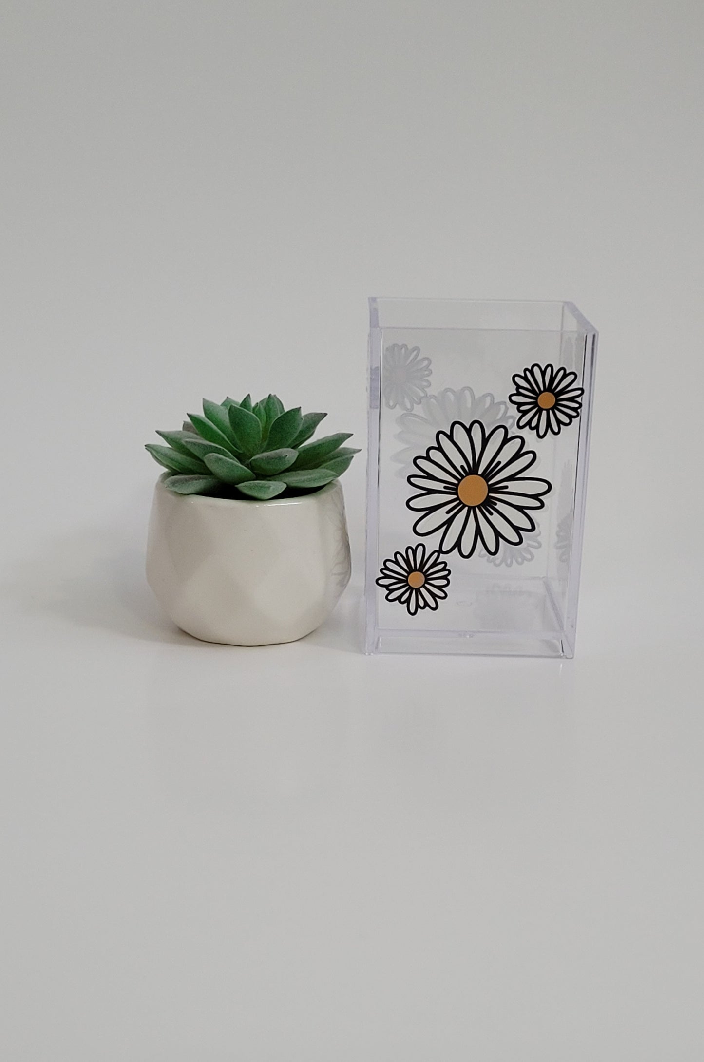 Daisies Pencil Holder