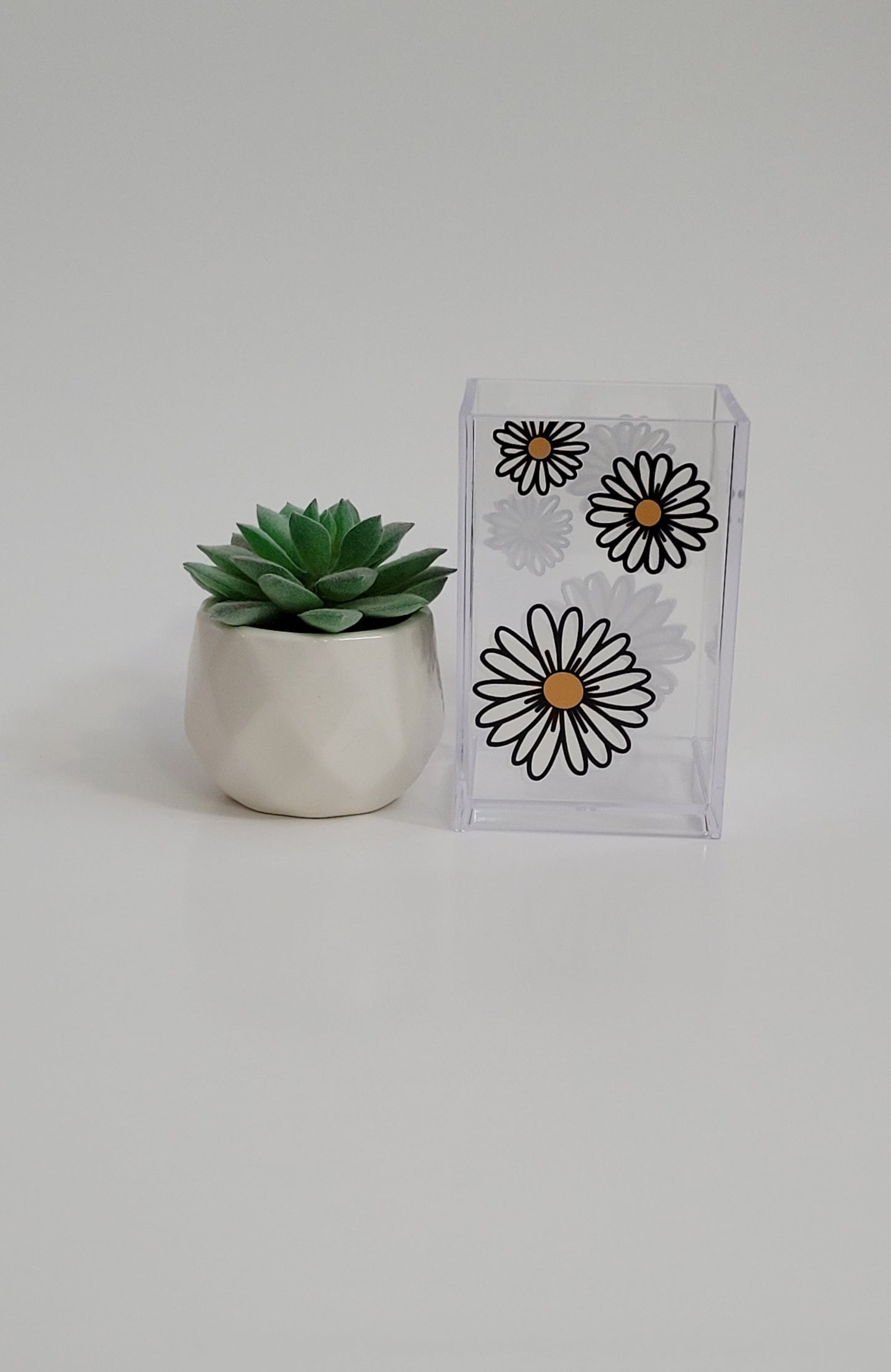Daisies Pencil Holder